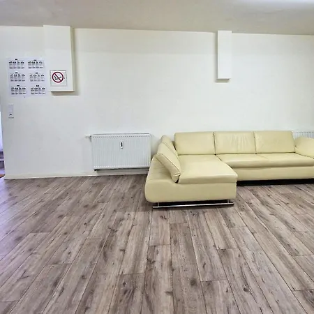 Bs-monteursunterkunft Be1-2 Μπέργκις Γκλάντμπαχ