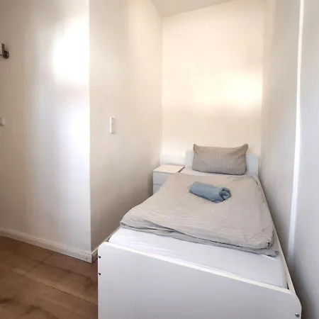 Bs-monteursunterkunft Be1-2 Apartmanhotel 3*